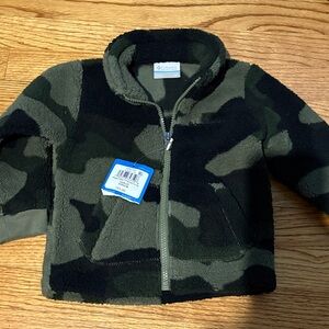 Columbia Green and Black Camo Fleece Jacket! 2T! NWT